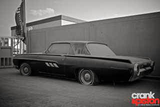 Illustration for article titled Hidden classic cars wait for surgery in Dubai